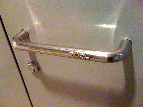Push or Pull? (Bad Handle Design) Picture