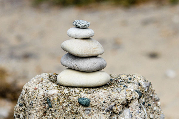 picture of five stacked rocks